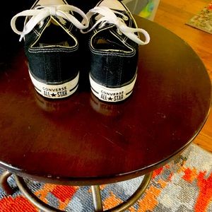 Size 6 Chucks, all star Converse. Clean barely used.